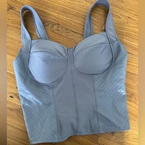 ALO Yoga Airlift Winter Warm Cropped Supermoto Tank in Fog - Size L